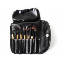 Set of make-up brushes (7 pcs.) With case