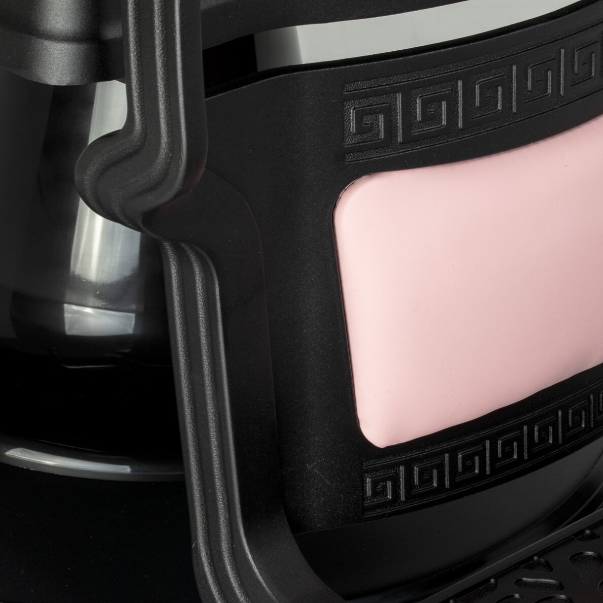 Professional barber chair for hairdressing salons and beauty salons GABBIANO PRESIDENT, pink 10 Professional barber chair for hairdressing salons and beauty salons GABBIANO PRESIDENT, pink 10