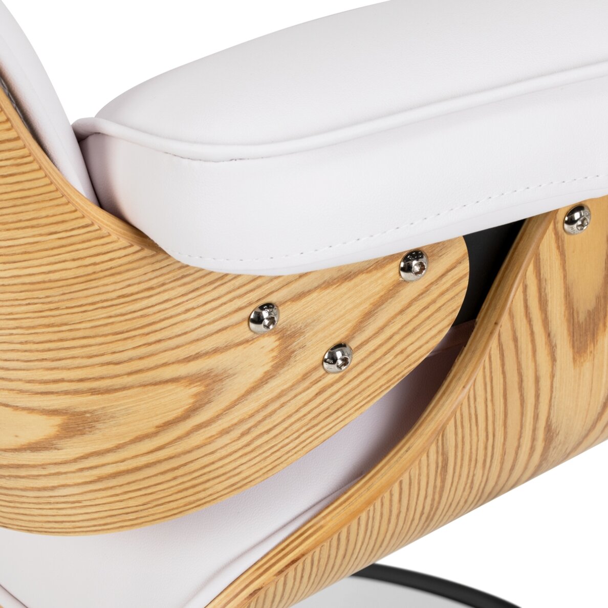 Professional barber chair with footrest and wooden elements GABBIANO FLORENCE, white 5 Professional barber chair with footrest and wooden elements GABBIANO FLORENCE, white 5