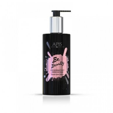 APIS BE BEAUTY INSPIRED BY LANCOME LA VIE EST BELLE aksominis rankų kremas su argano aliejumi, 300 ml APIS BE BEAUTY INSPIRED BY LANCOME LA VIE EST BELLE aksominis rankų kremas su argano aliejumi, 300 ml