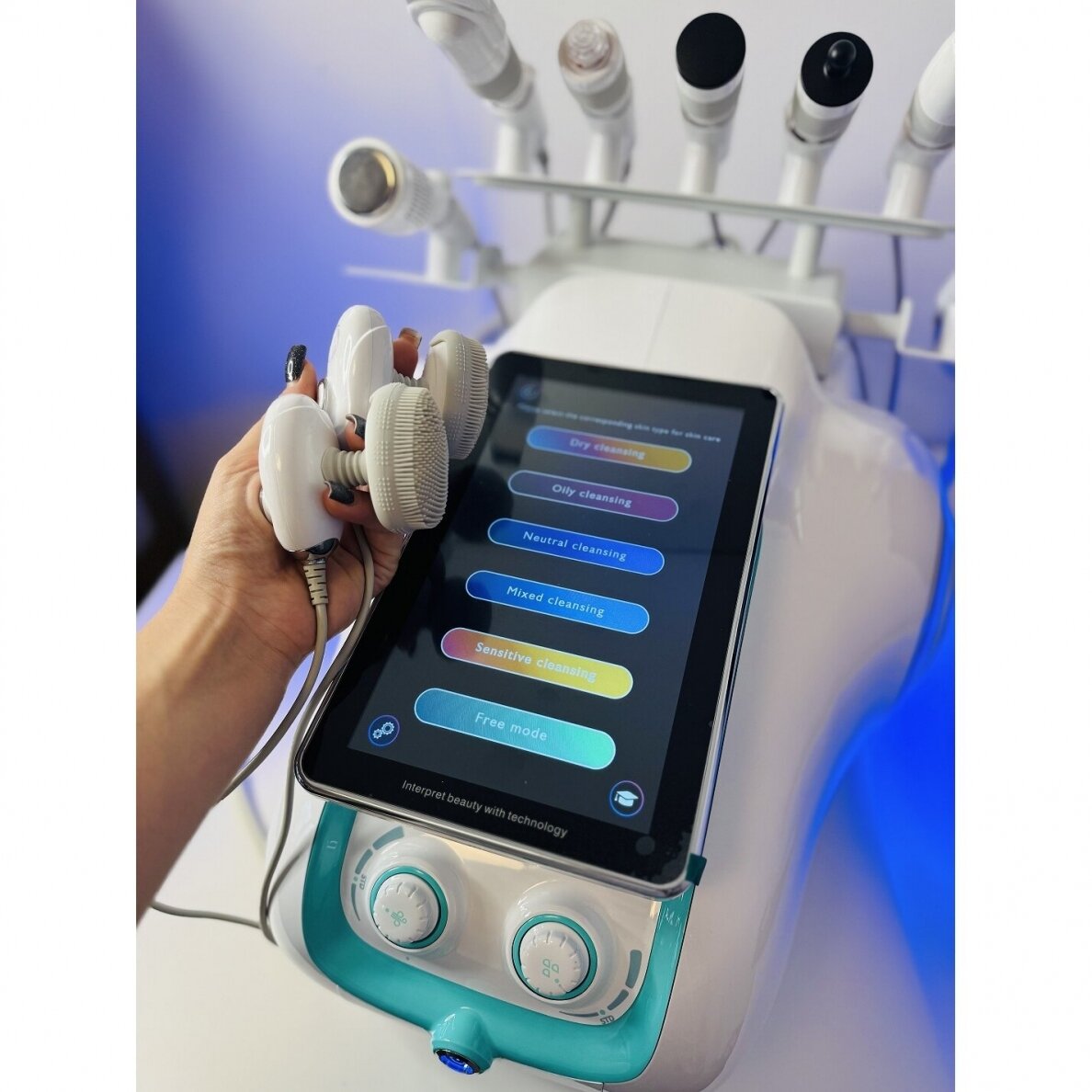 BITMOJI 2.0 PRO professional multifunctional face care machine 9in1 6 BITMOJI 2.0 PRO professional multifunctional face care machine 9in1 6
