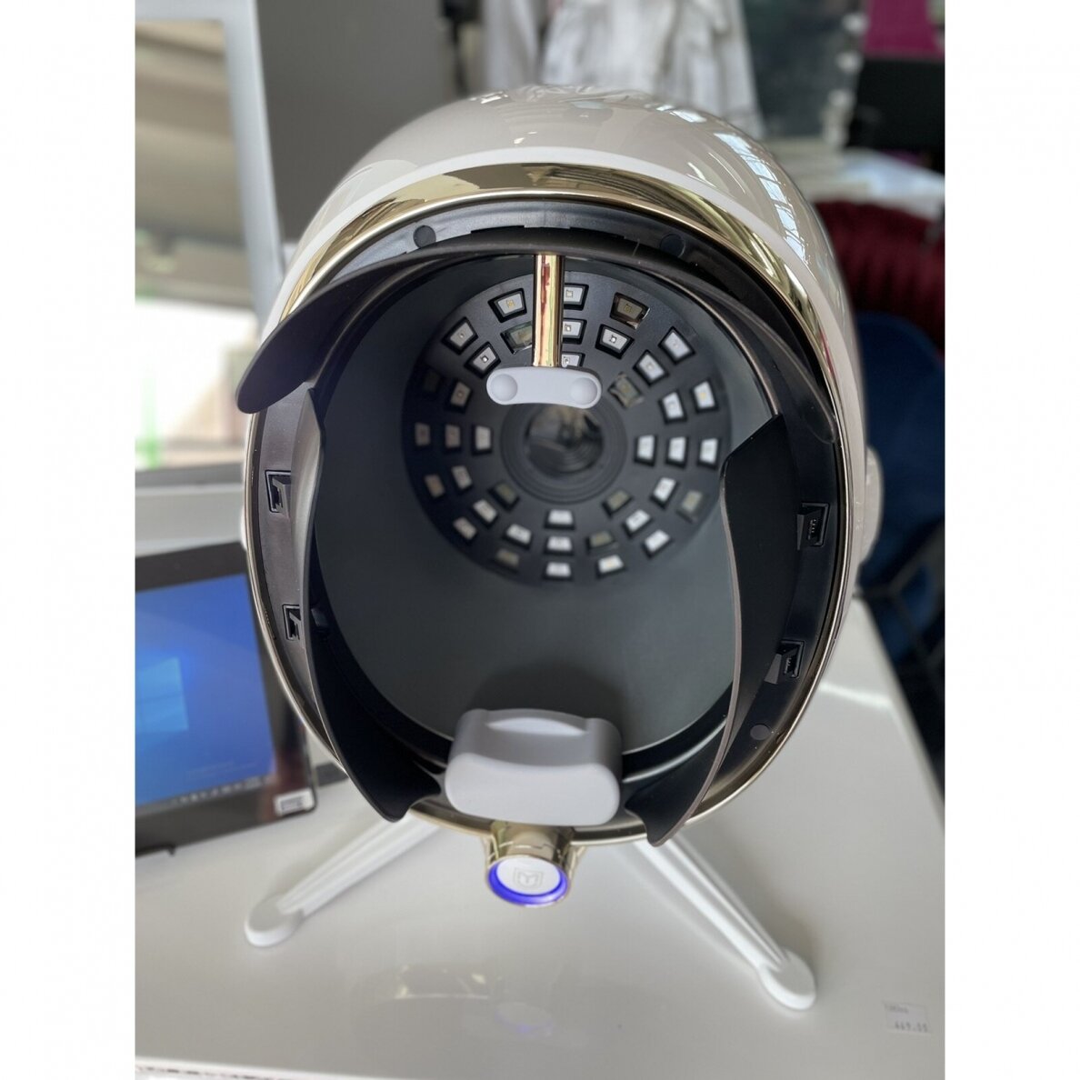 BITMOJI skin analyzer and diagnostic apparatus with 3D modulation and 28 million. HD pixels (with tablet) 11 BITMOJI skin analyzer and diagnostic apparatus with 3D modulation and 28 million. HD pixels (with tablet) 11