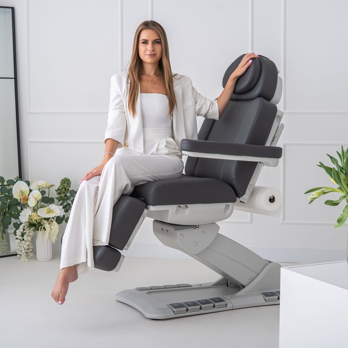 EVIA BALANCE Профессиональное электрическое кресло для косметологов с функцией подогрева, черное. 4 EVIA BALANCE Профессиональное электрическое кресло для косметологов с функцией подогрева, черное. 4