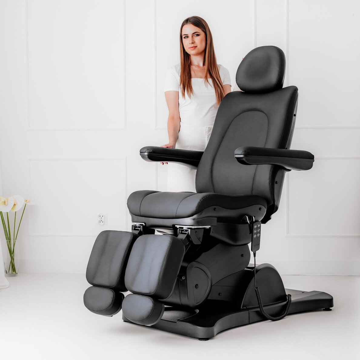 Профессиональное электрическое кресло для подологии SORINA PRO7, черное. 2