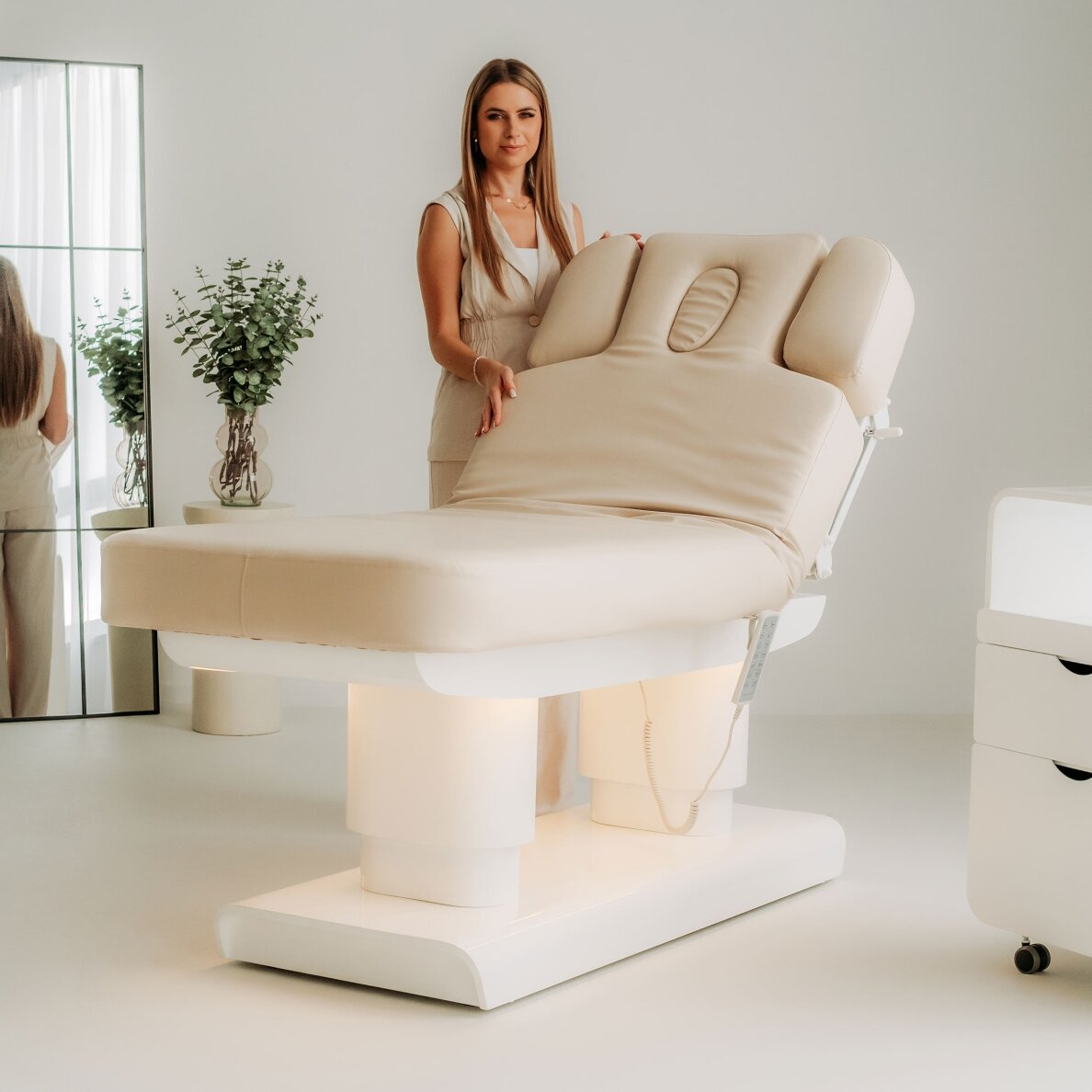 MELIA electric SPA massage bed with heating function, 4 motors, beige 9