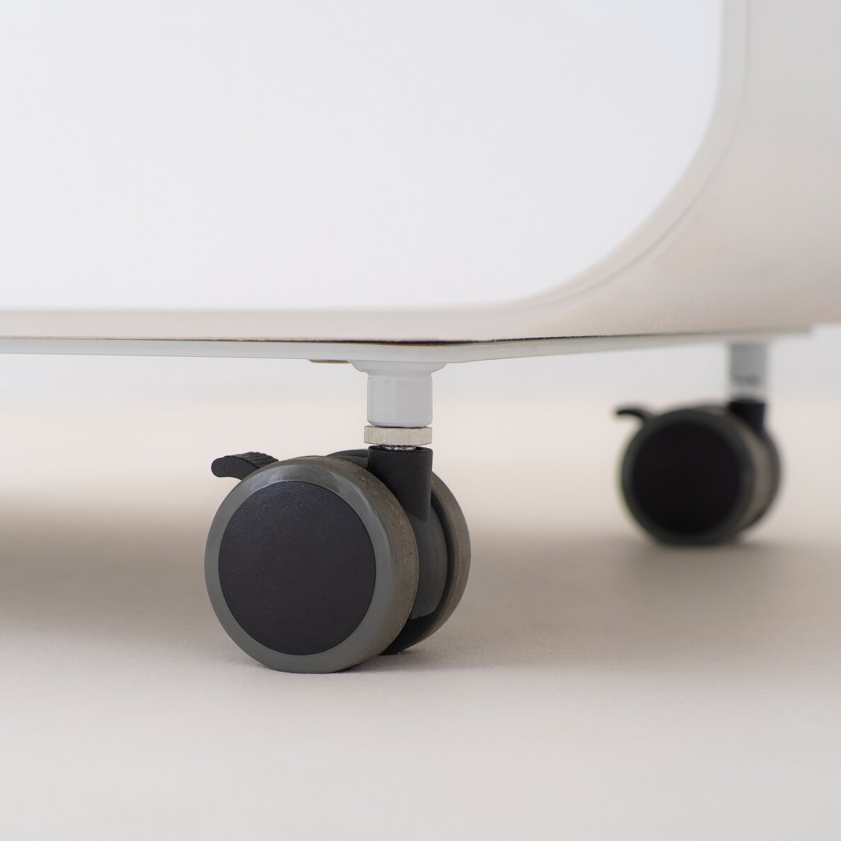 Professional cosmetic trolley OLIA with drawers and pull-out shelf 7