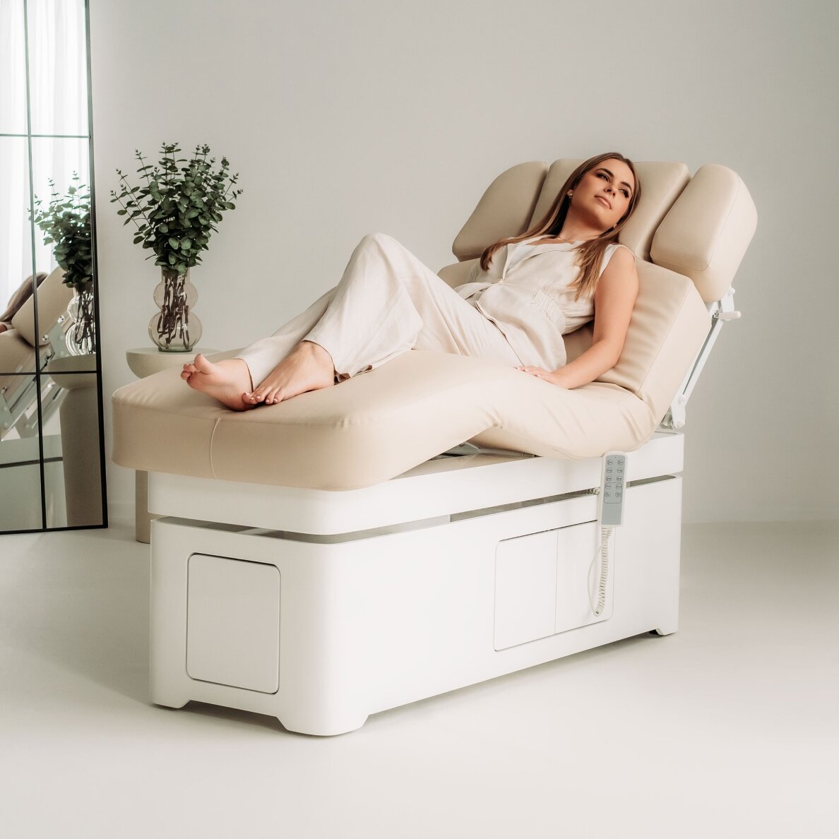 VELLIA electric SPA massage bed with heating function and integrated cabinet, beige 3