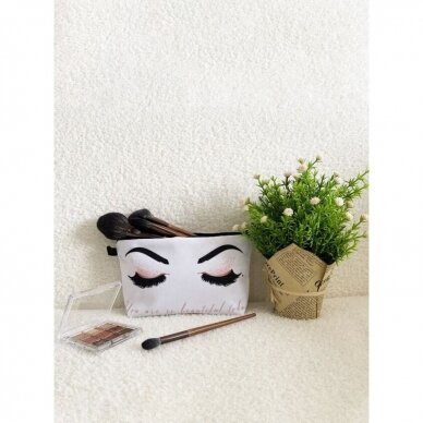 Graphic cosmetic bag EYELASHES