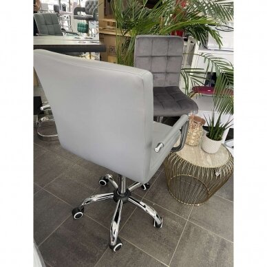 Master chair with wheels HC1015KP, gray 3