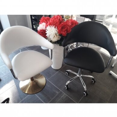 Grožio salono kėdė su ratukais juoda HC8056K 4