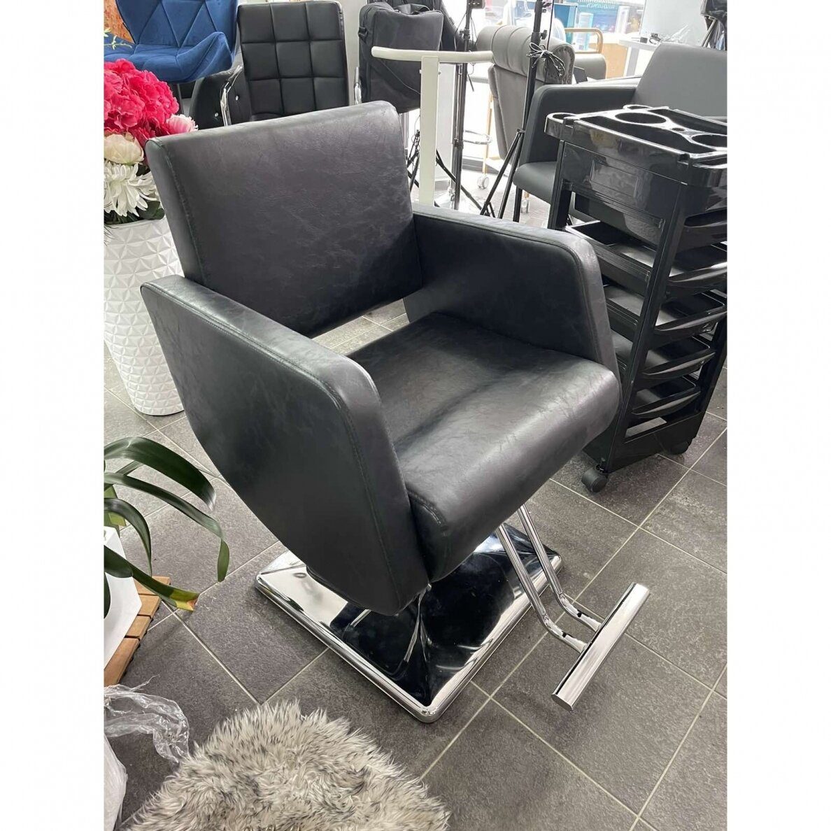 Профессиональное парикмахерское кресло HAIR SYSTEM SM376, черного цвета 7 Профессиональное парикмахерское кресло HAIR SYSTEM SM376, черного цвета 7