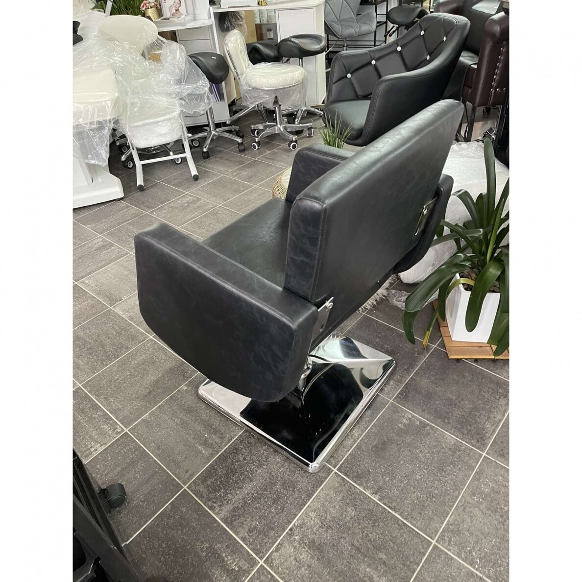 Профессиональное парикмахерское кресло HAIR SYSTEM SM376, черного цвета 8