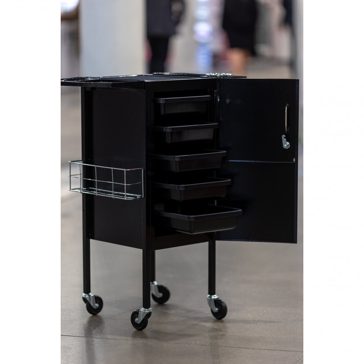 Professional barber and hair stilist trolley GABBIANO DELUXE 500, black color 17 Professional barber and hair stilist trolley GABBIANO DELUXE 500, black color 17