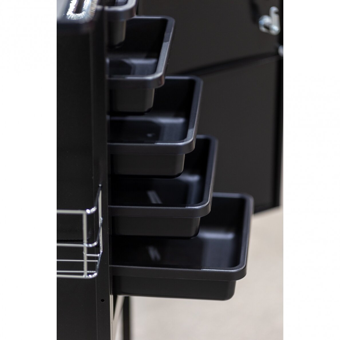 Professional barber and hair stilist trolley GABBIANO DELUXE 500, black color 18 Professional barber and hair stilist trolley GABBIANO DELUXE 500, black color 18