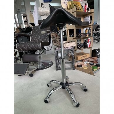 Профессиональное мастерское кресло-седло для парикмахеров BARBER, цвет черный. 5