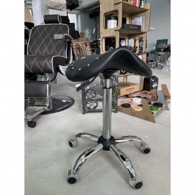 Профессиональное мастерское кресло-седло для парикмахеров BARBER, цвет черный. 2