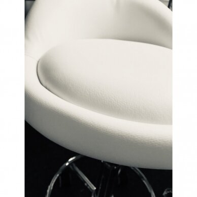 Meistro kėdutė su ratukais, pieno spalvos OUTLET 4