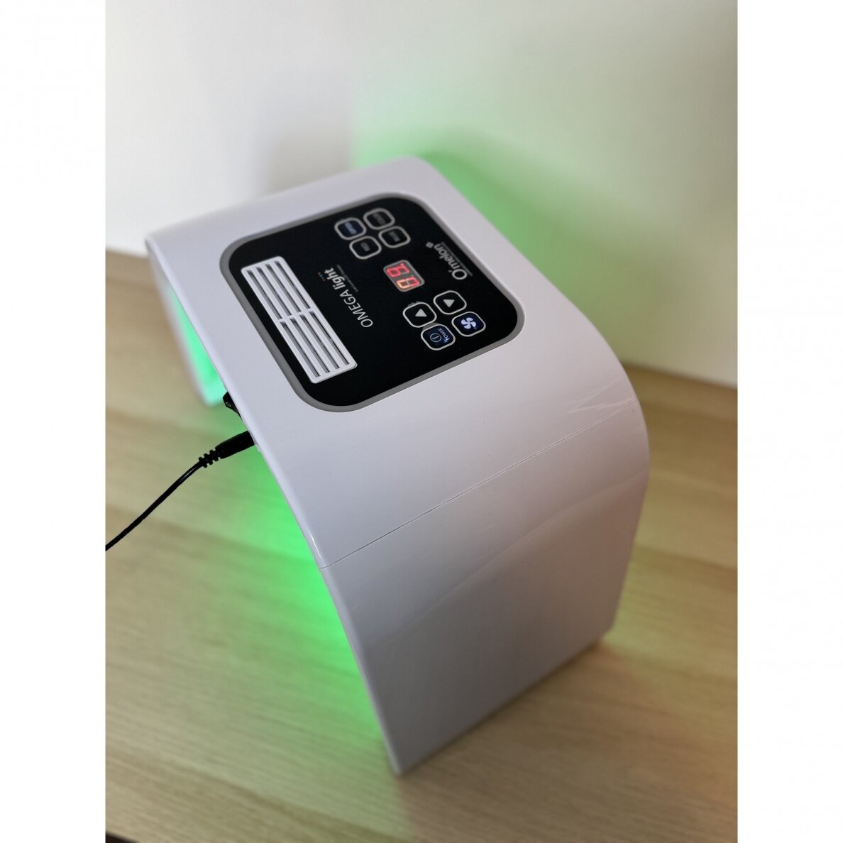 Встроенная светодиодная маска для лица OMEGA LIGHT 1 Встроенная светодиодная маска для лица OMEGA LIGHT 1