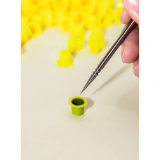 Plastic cup for mixing paints, 1 pc. YELLOW