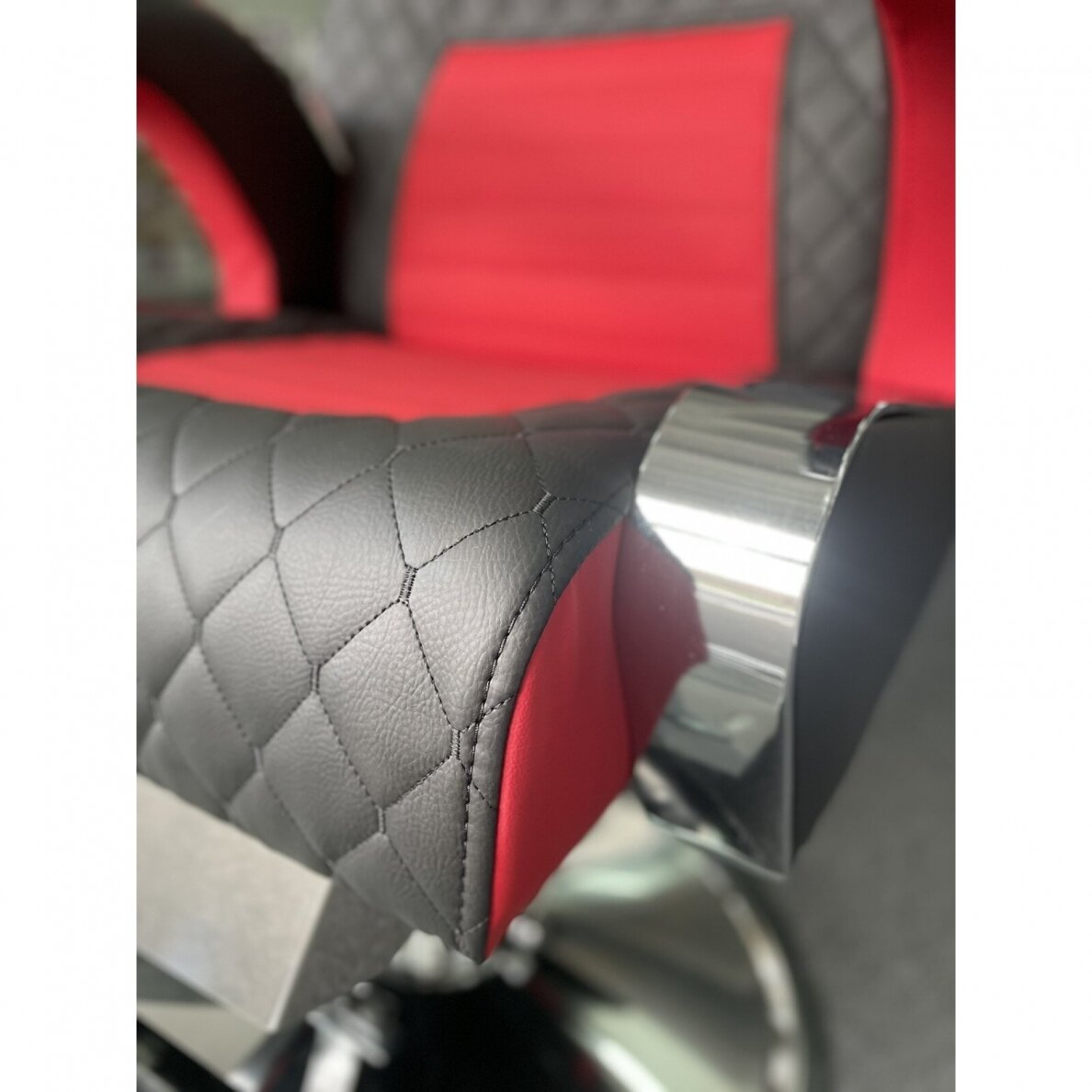 Profesionali barberio kėdė kirpykloms ir grožio salonams RONA DUO 2 Profesionali barberio kėdė kirpykloms ir grožio salonams RONA DUO 2