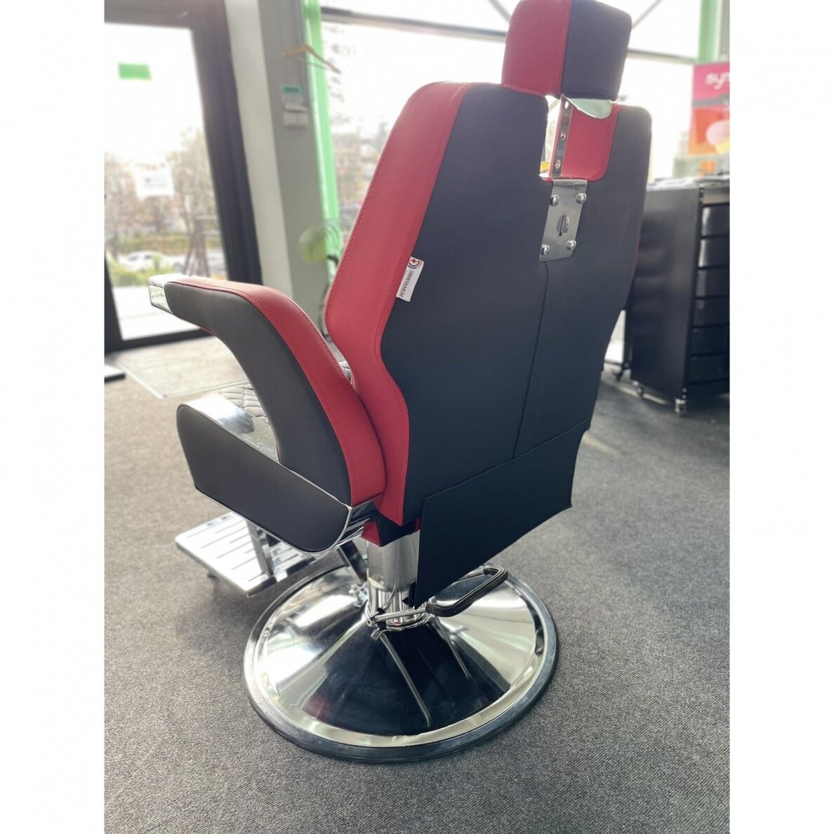 Profesionali barberio kėdė kirpykloms ir grožio salonams RONA DUO 7 Profesionali barberio kėdė kirpykloms ir grožio salonams RONA DUO 7