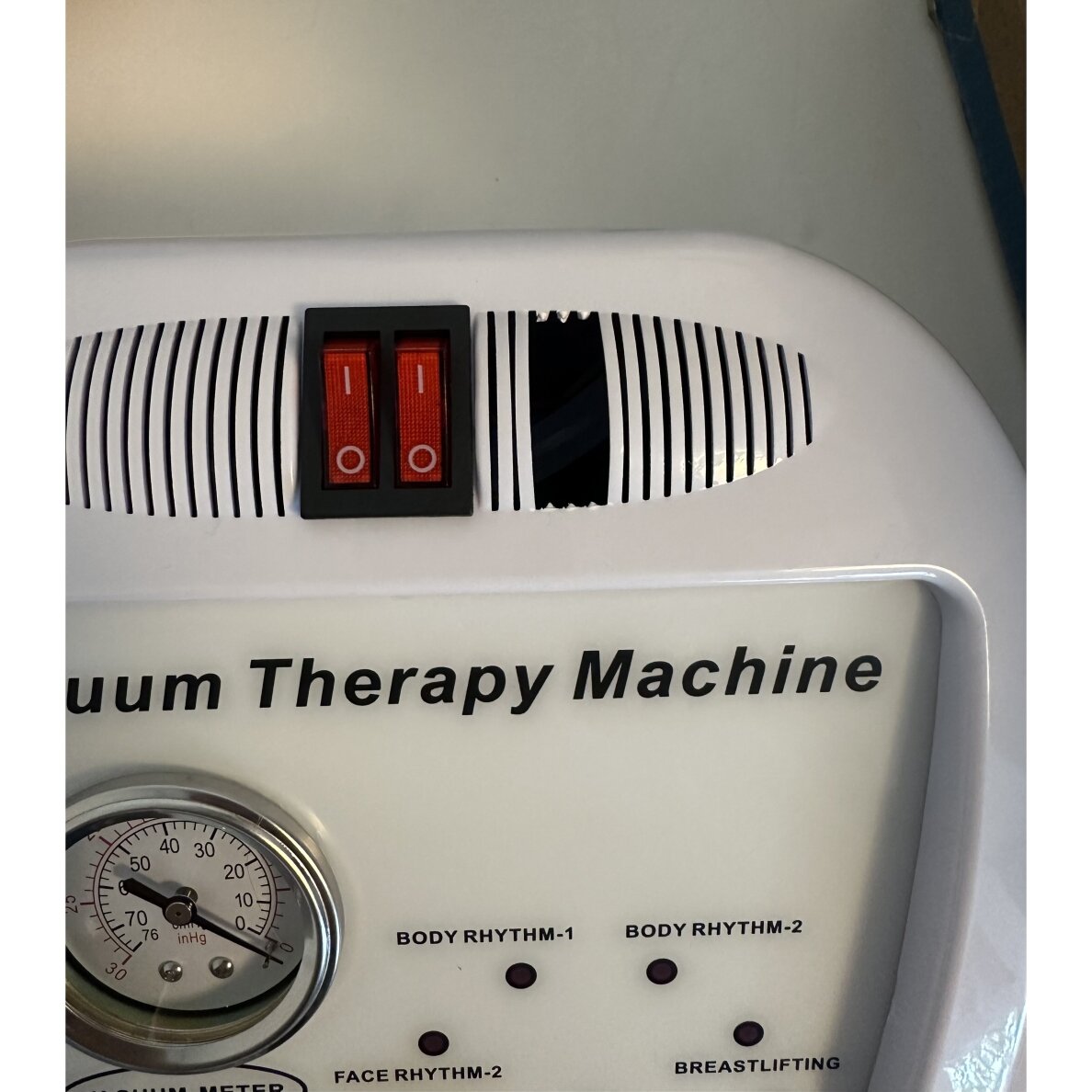 Professional vacuum therapy device for face and body treatments (EXHIBITION ITEM) 9