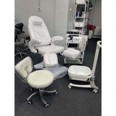 Profesionali hidraulinė podologinė kėdė pedikiūro procedūroms MOD 112, baltos spalvos 11