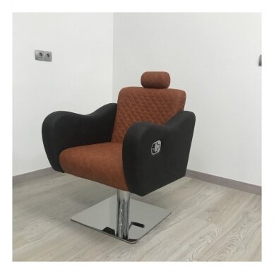 Профессиональное парикмахерское кресло для салонов красоты с откидной спинкой GALA DE PELUQUERIA 4