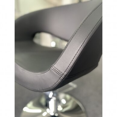 Профессиональное парикмахерское кресло TK 252D8, черного цвета 1