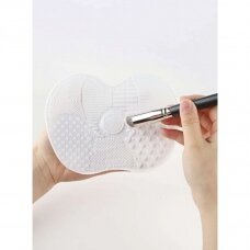 Silicone mat for washing make-up brushes, white