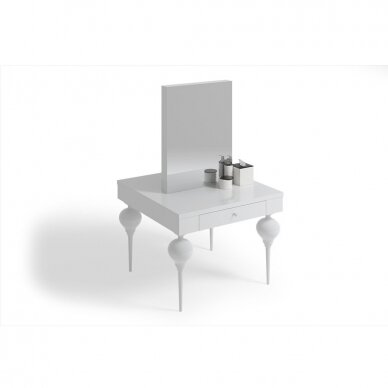 Stylized double-sided make-up/hairdressing console