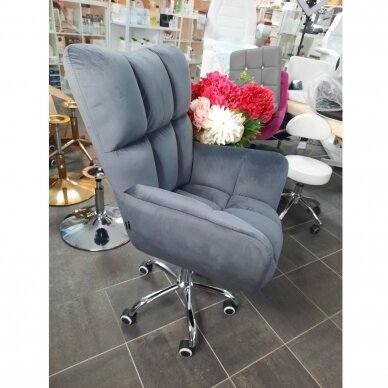 Beauty salon chair with wheels HR650K, graphite velor 6 Beauty salon chair with wheels HR650K, graphite velor 6