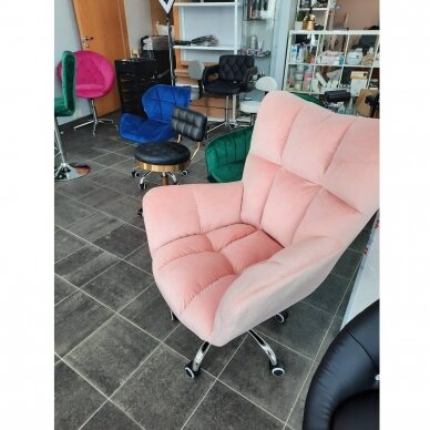 Grožio salono kėdė su ratukais HR650K, rožinis veliūras