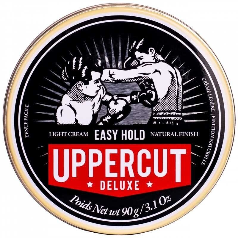 Uppercut Deluxe Easy Hold lengvos fiksacijos plaukų formavimo kremas-vaškas barberiams bei grožio salonams, 90 g. Uppercut Deluxe Easy Hold lengvos fiksacijos plaukų formavimo kremas-vaškas barberiams bei grožio salonams, 90 g.