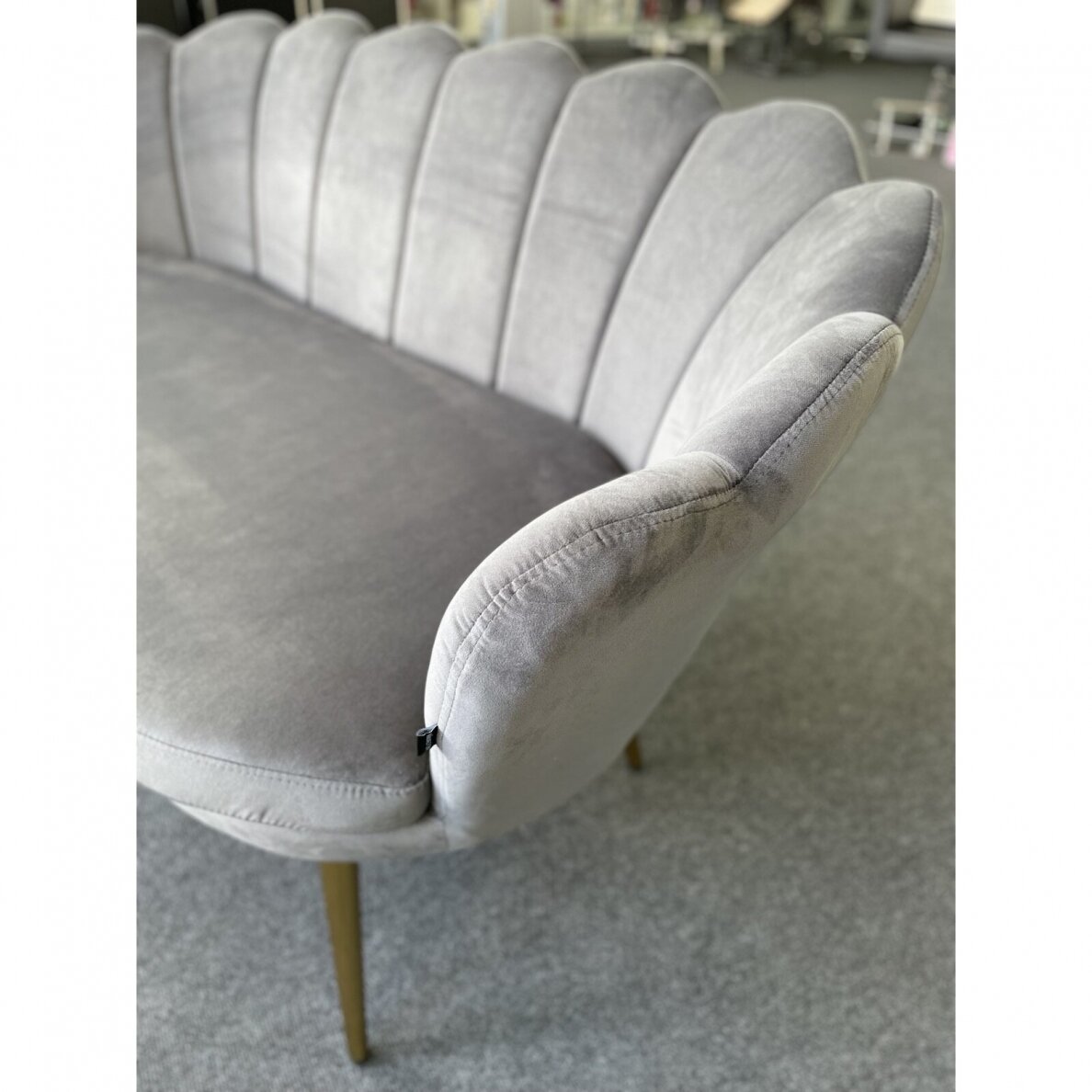 Grožio salono laukiamojo sofa REY, pilkas veliūras 10 Grožio salono laukiamojo sofa REY, pilkas veliūras 10